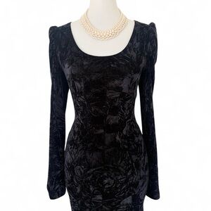 Classic Black Velvet Long-Sleeve Scoop Neck Dress